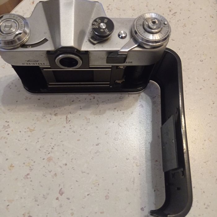 Продам на запчастини фотоапарат Зеніт Е