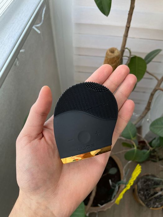 Щітка для очищення обличча LUCE Beauty - LUCE180°