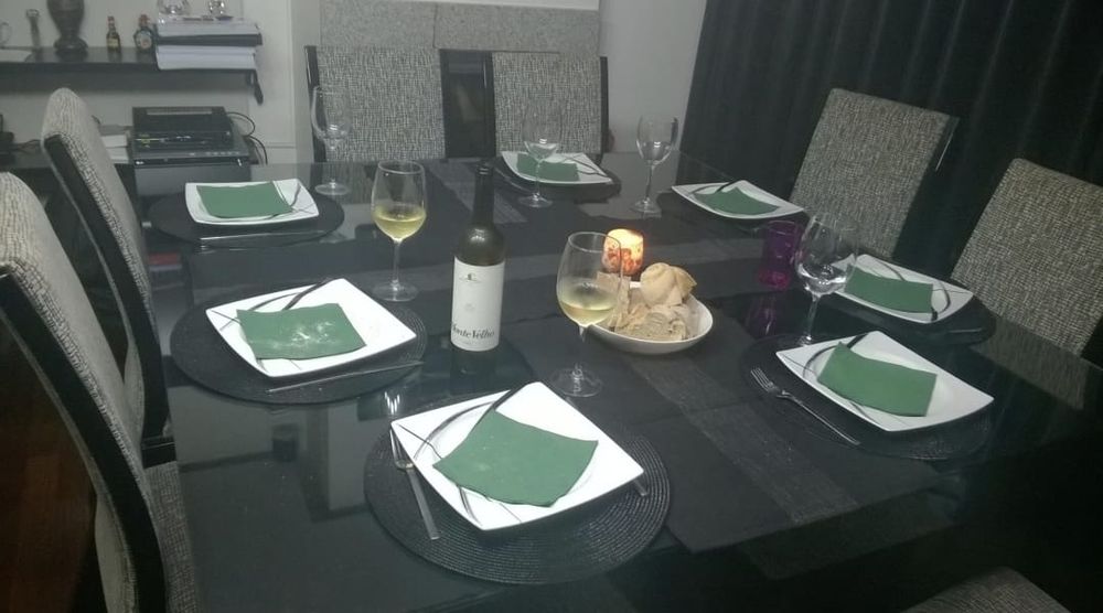 Vendo mesa lacada em preto!