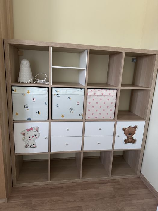 Regał KALLAX  IKEA z akcesoriami