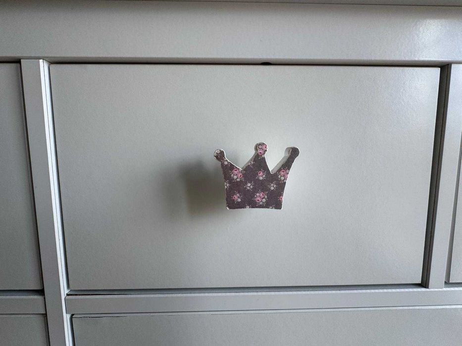 Cómoda IKEA HEMNES, 8 gavetas, branca, 160x96cm, puxadores coroa