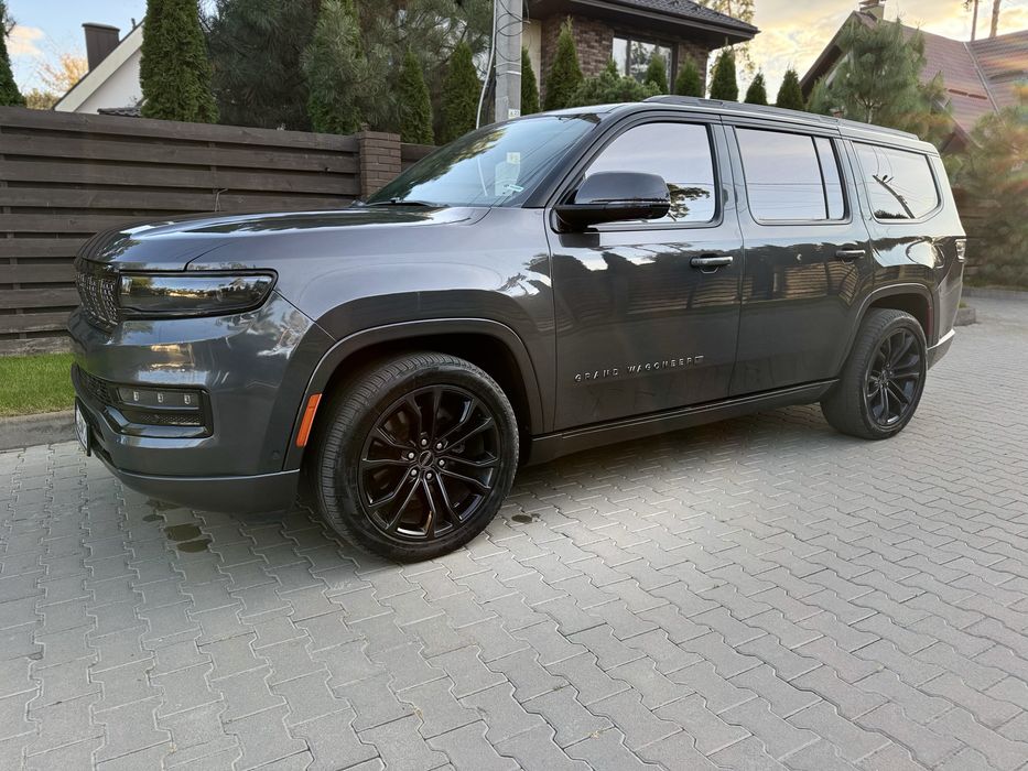 Jeep Grand Wagoneer