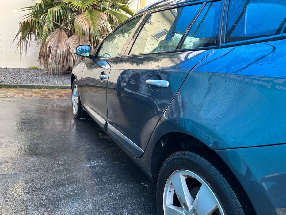 Megane tourer III 2011, carrinha de familia