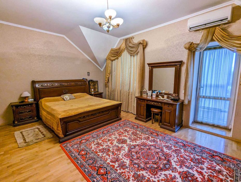 Продажа 2-х эт. дома на НАБЕРЕЖНОЙ, цена снижена на 50%, торг возможен