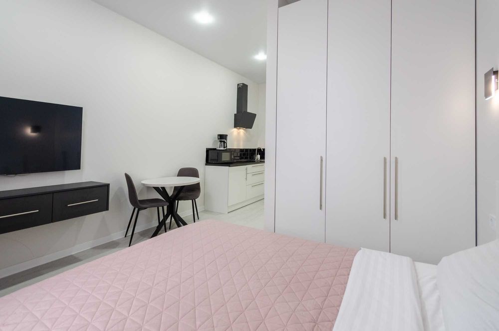 Оренда подобово смарт квартири ЖК Diplomat Hall вул.Жилянская 59