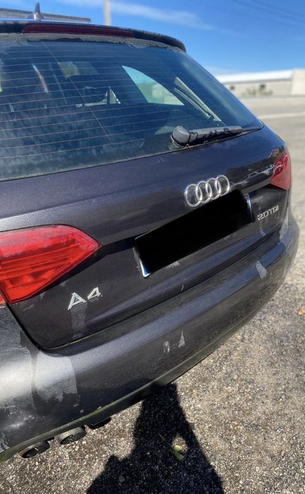 Mala Audi a4 avant b8