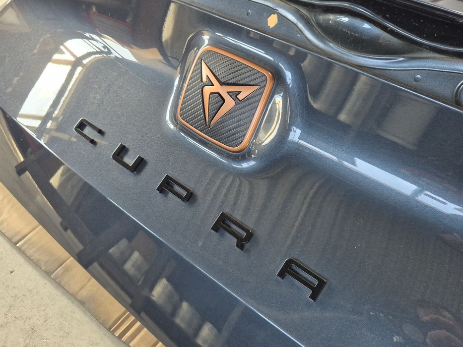 Cupra Born klapa