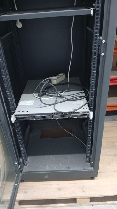 New Rack for Electronics447258077221376003