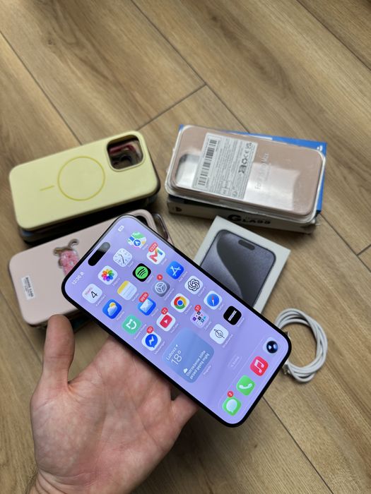 Apple iPhone 15 PRO MAX 256GB super stan, komplet!