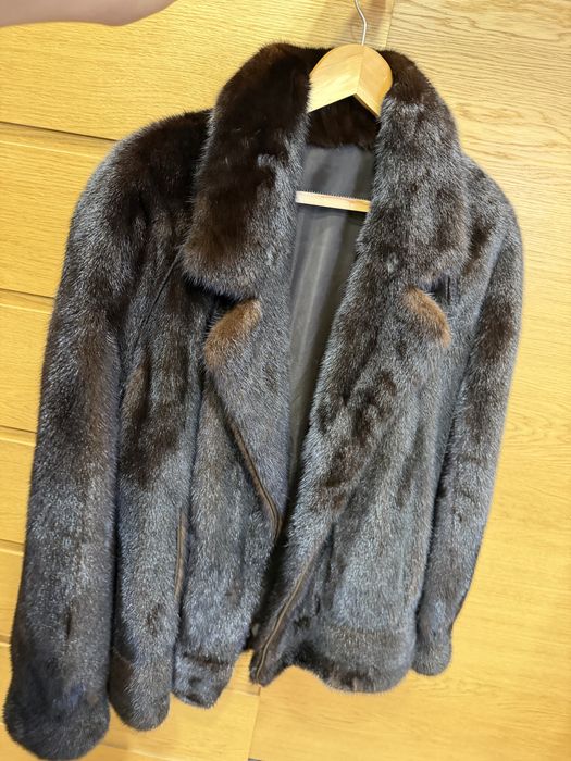 Шуба из норка коричневая средней длины