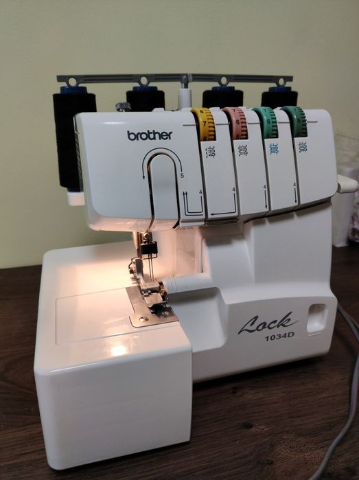 Оверлок Brother 1034 D + нитки та тканина у подарунок. Дивись опис