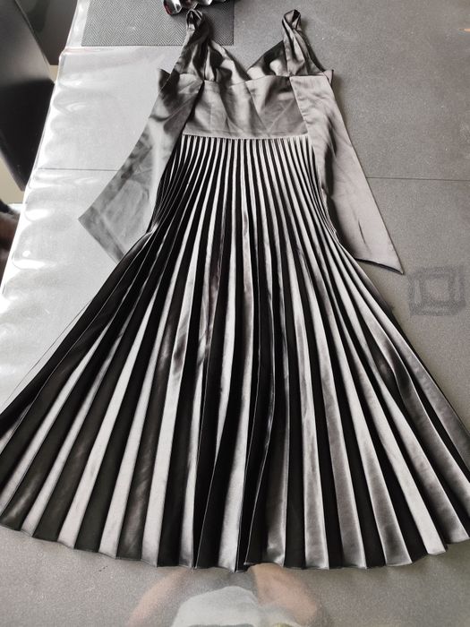 Sukienka koktajlowa, czarna