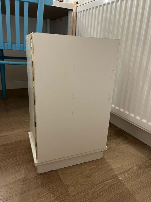 Szafa dla lalek (samodzelnie robiona)