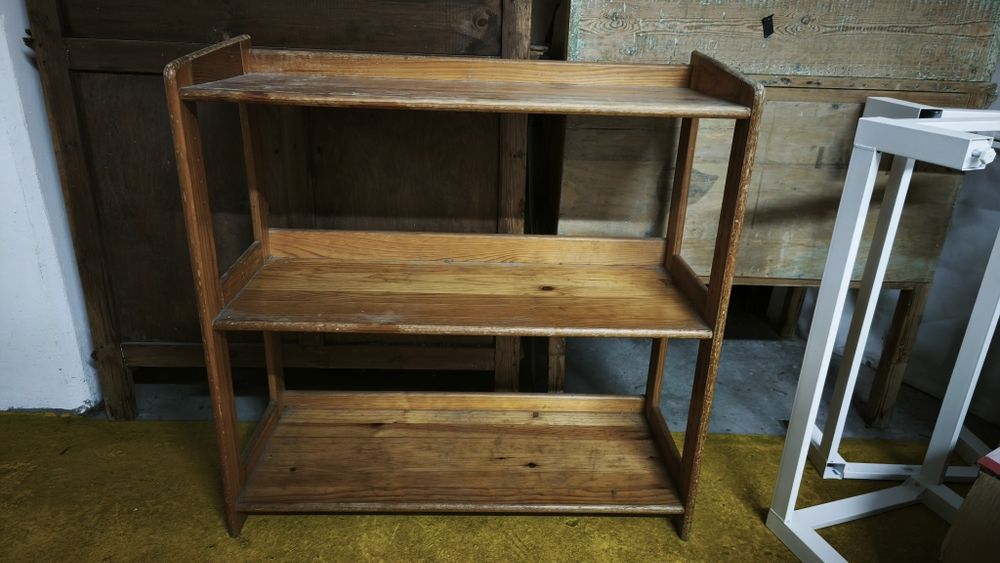 Puff, estante e armário