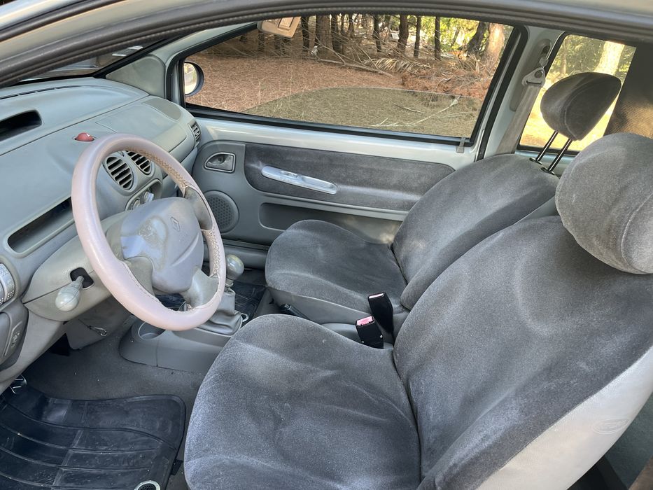 Renault Twingo 1.2 (2001) com 217 mil km