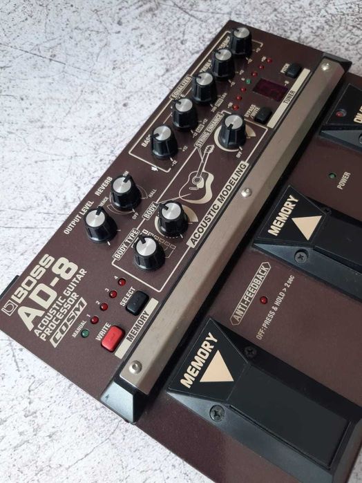 Процессор эффектов для аккустической гитары Boss AD8