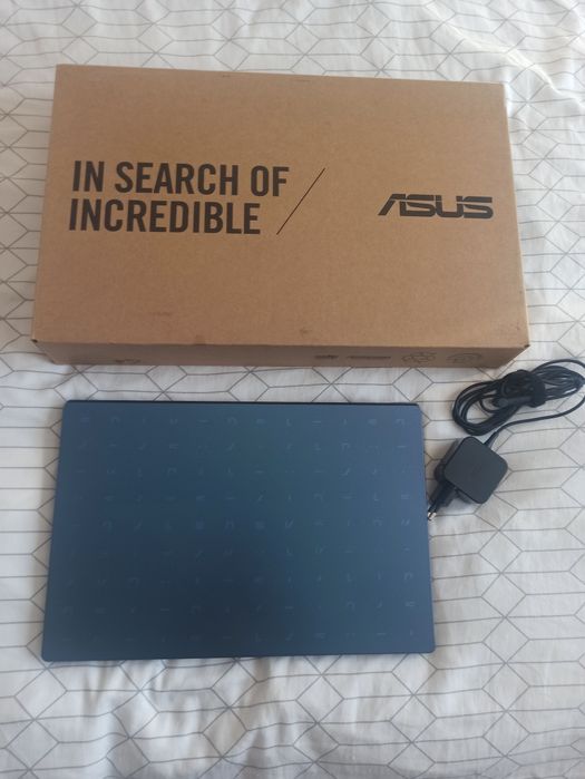 Laptop ASUS E410M mało używany