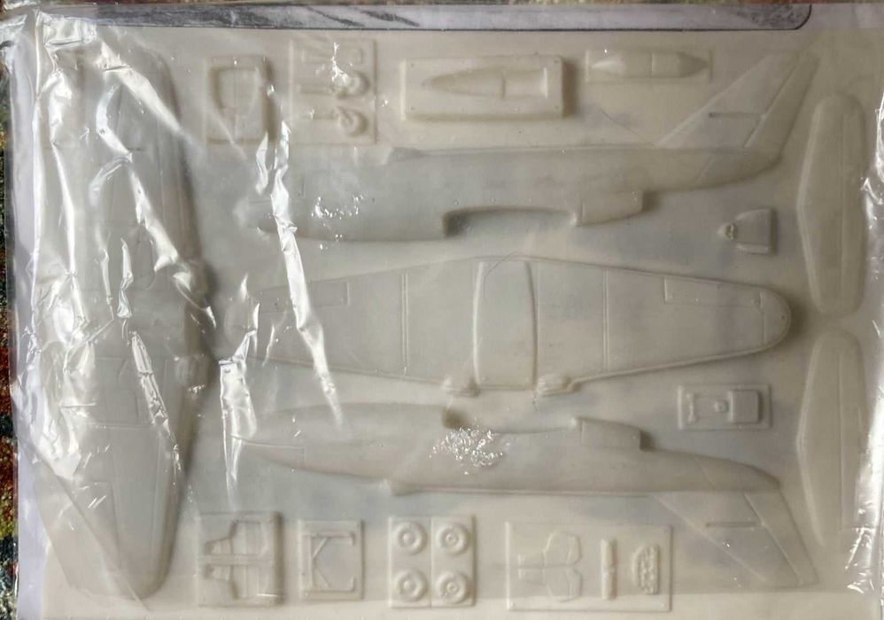 Ваку модель Авиастенд Як-32 1:72