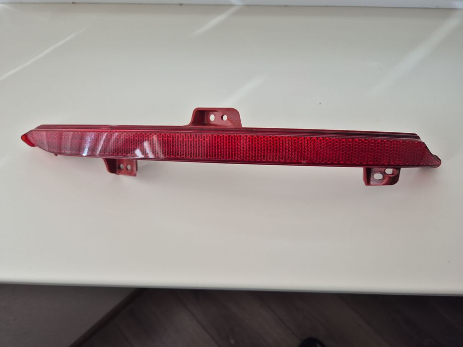 Отражатєль в бампер