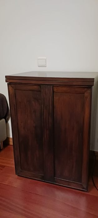 Movel com maquina de costura singer como nova