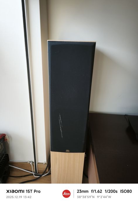 Colunas monitor audio