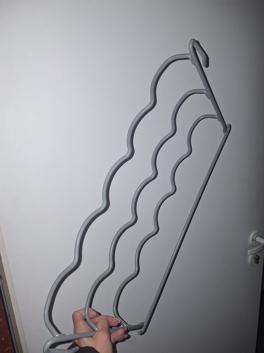 Półka do lodówki na butelki.