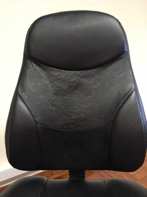 Cadeira de Escritório - ajustável com rodas