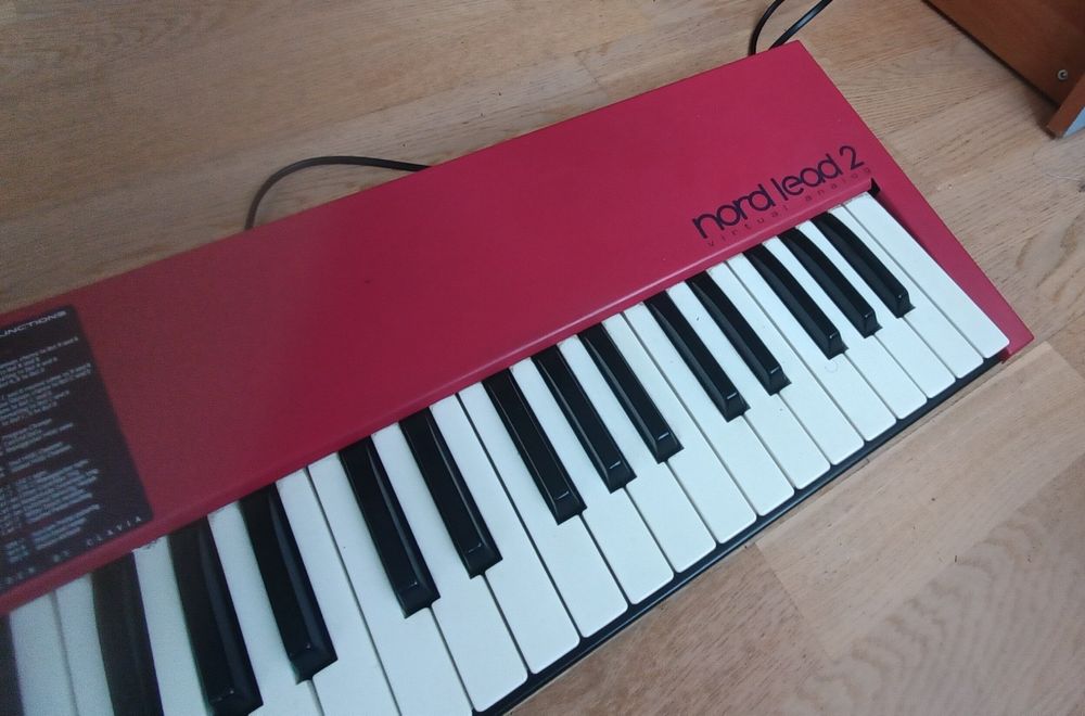 Nord lead 2 синтезатор