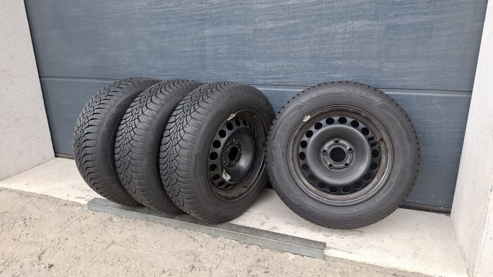 Koła zimowe 5x110 Opel Astra 195/65 R15 Goodyear 7.5 mm