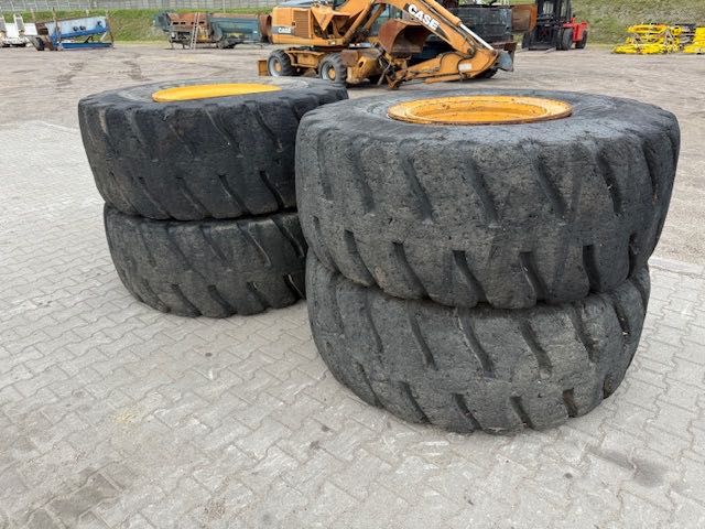 LiuGong CLG 856 III KOŁA KOMPLET 23.5-25