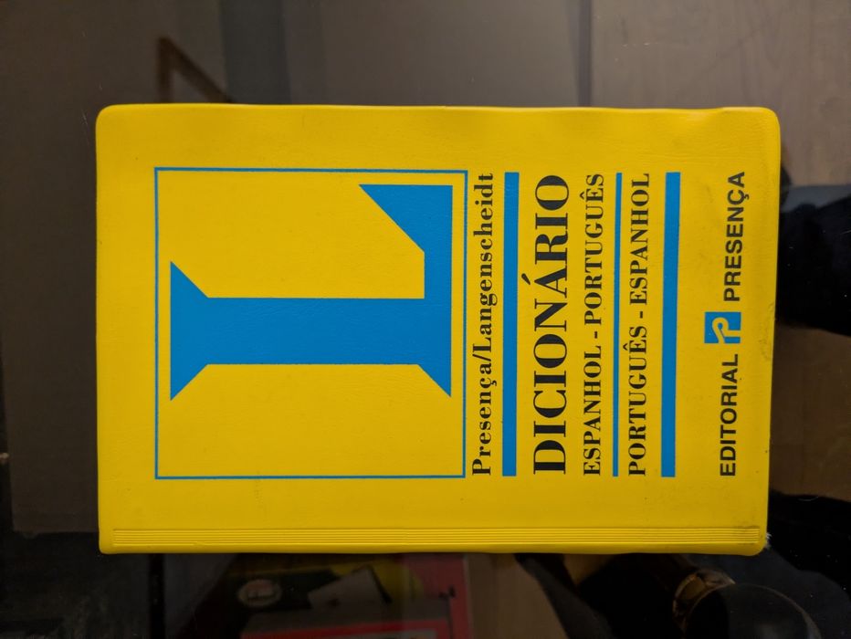 Dicionários de várias linguas, Ingles, Alemão, Francês, Latim, Espanhol