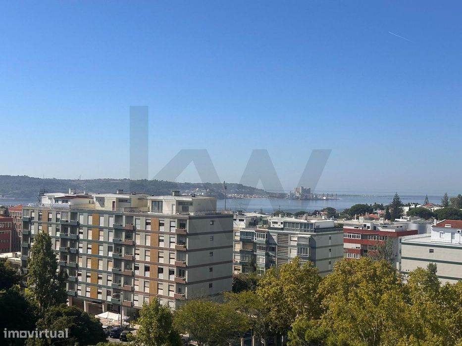 T3 Remodelado | 106 m2 | Último Piso | 3 Varandas | Vista Rio e Mar |