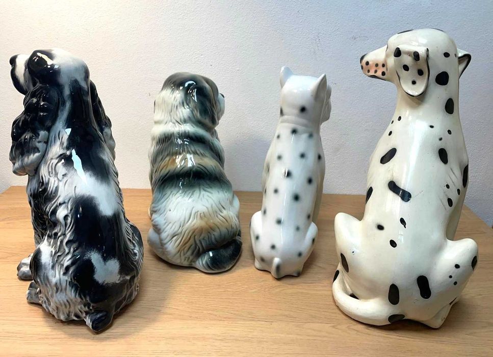 Cães de loiça antigos, vendo à unidade