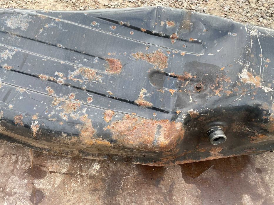 Бак паливний топливний  Mitsubishi Pajero Wagon 3, 4