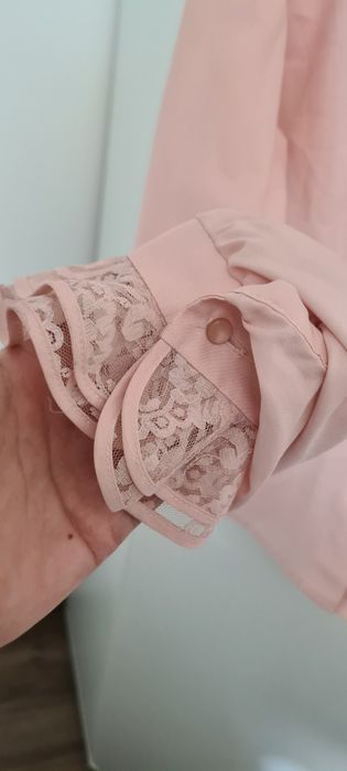 Piękna urocza koszula bluzka elegancka do pracy biura idealna