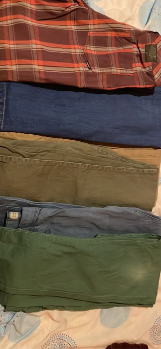 Roupa de rapaz em otimo estado de conservacao