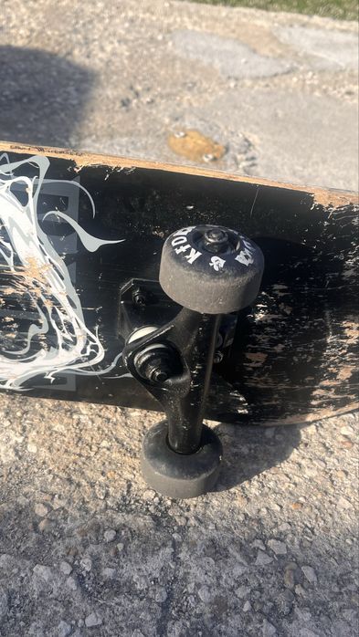 Skate Completo KFD 8.0 – Trucks Originais – Pronto a Andar