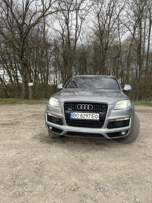 Продам Ayді Q7..