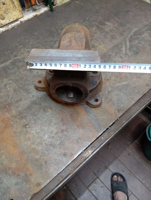 Часть от слесарных тисков тиски лещата тески слесарные