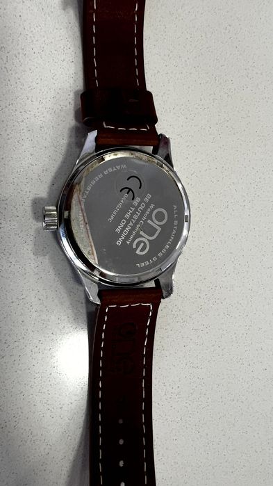 Relógio Quartz ONE