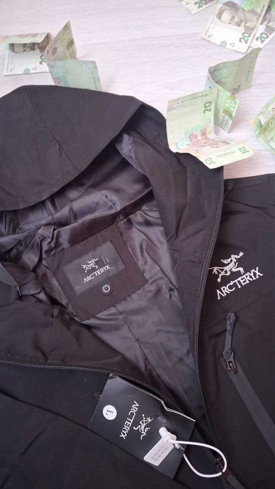 Вітровка Arc’teryx