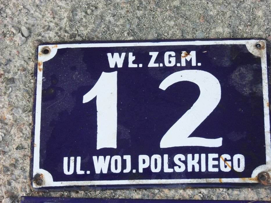 tabliczka z numerem domu PRL