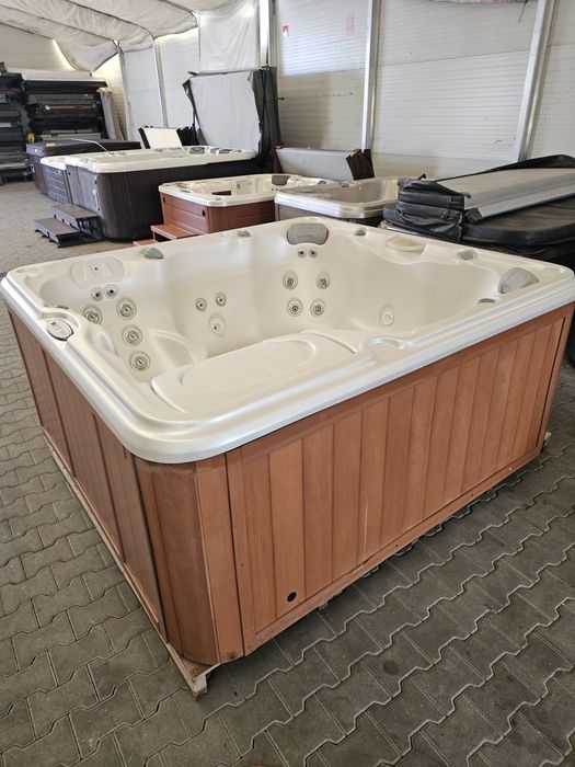 Sundance spas certa jakuzi jacuzzi całoroczne taras ogrod
