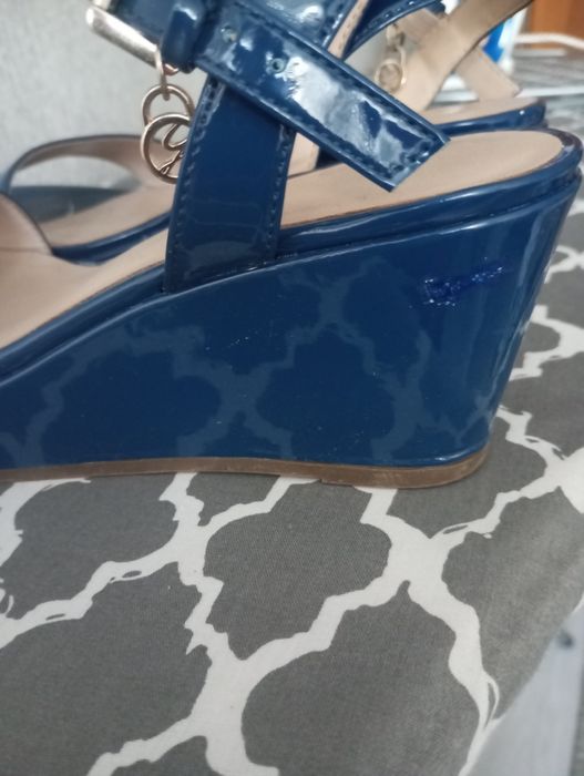 Ładne buty lakierki damskie