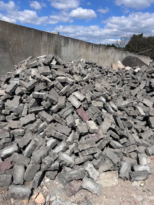 Sprzedaż kostki brukowej z rozbiórki