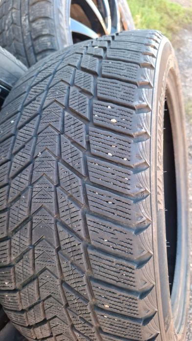 Зимові шини 225/45/17 на дисках 5/110