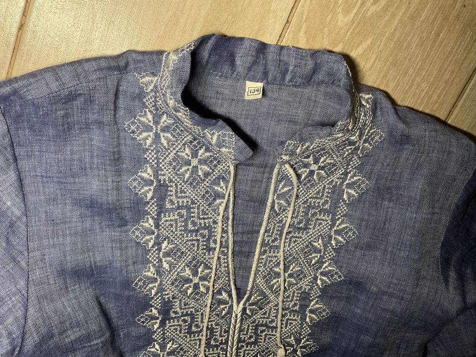 Вишиванка льон блакитна  на зріст 134 см