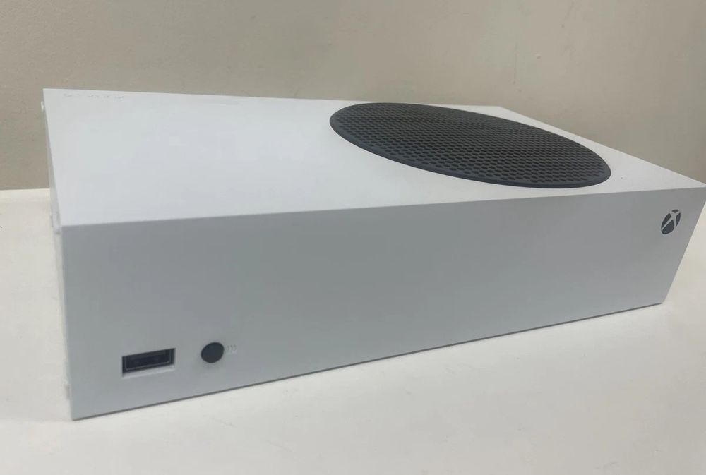 Xbox Séries S em óptimo estado. Pouco uso