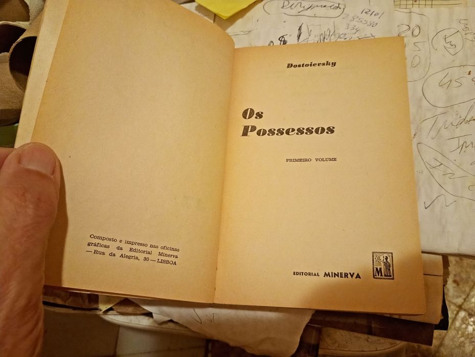 Os Possessos -Bibloteca Popular minerva -  Editorial Minerva-E.de Bolso-4 volumes-1edição12E -Dostoievski-/O pequeno Herói e outras obras -8E Desde 2E