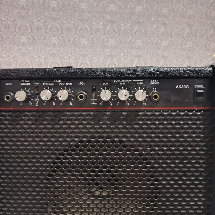 Комбопідсилювач soundking ak30g